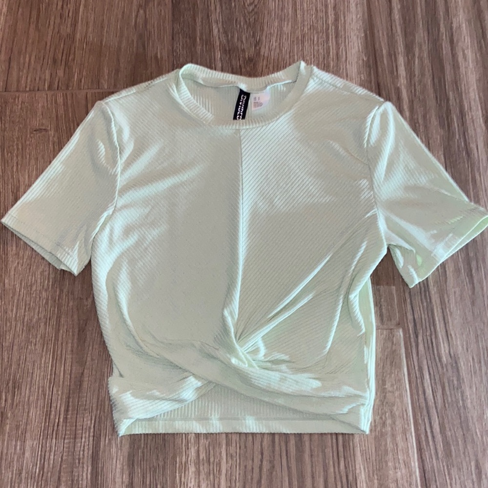 Light green cropped tee